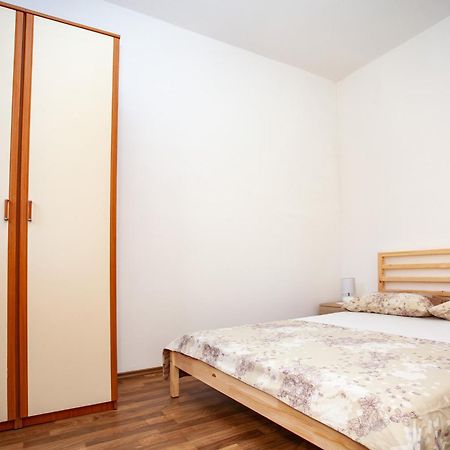 Ap Punta Next To Sandy Beach, Apartment With Garden Omiš Zewnętrze zdjęcie