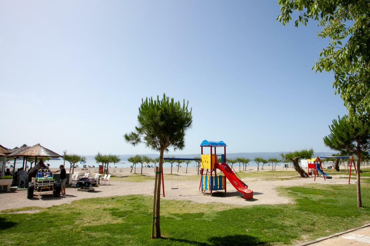 Ap Punta Next To Sandy Beach, Apartment With Garden Omiš Zewnętrze zdjęcie