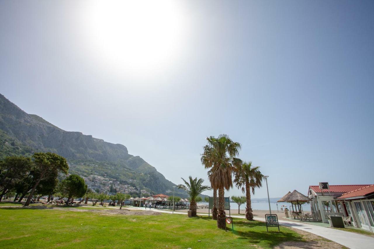 Ap Punta Next To Sandy Beach, Apartment With Garden Omiš Zewnętrze zdjęcie