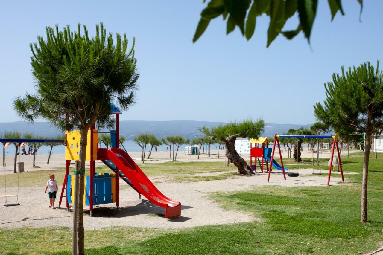 Ap Punta Next To Sandy Beach, Apartment With Garden Omiš Zewnętrze zdjęcie